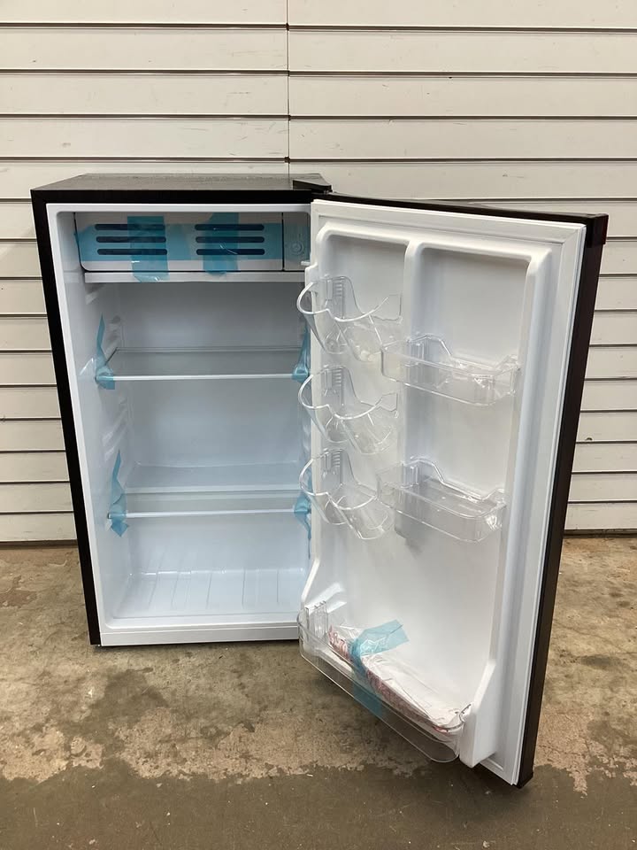 ARCTIC CHEF 3.2 cu. ft. Mini Fridge in Black Stainless Steel