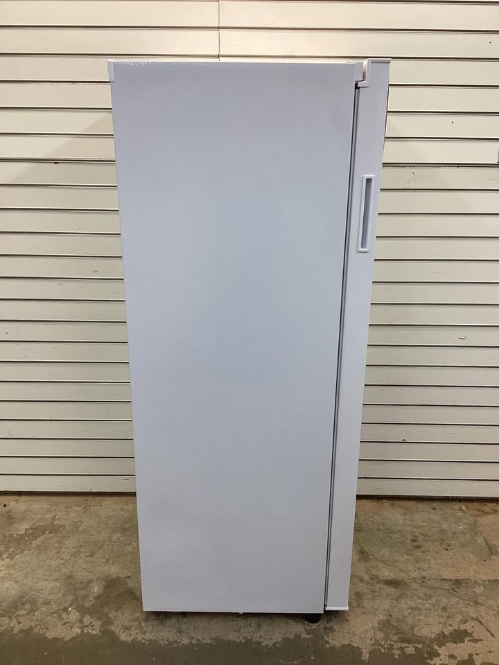 Hamilton Beach 10 cu. ft. Manual Defrost Upright Freezer in White