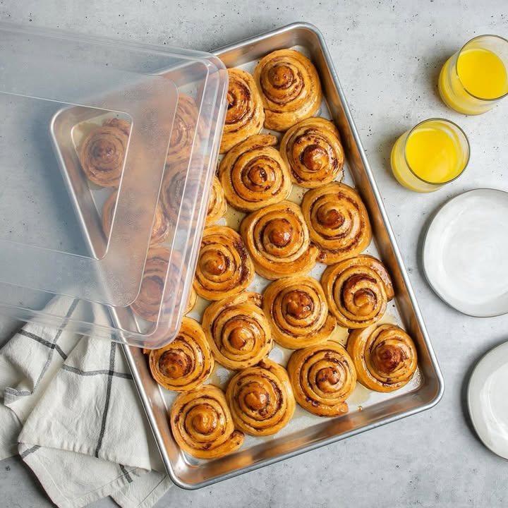 Nordic Ware Big Batch Baking & Roasting Pan with Lid