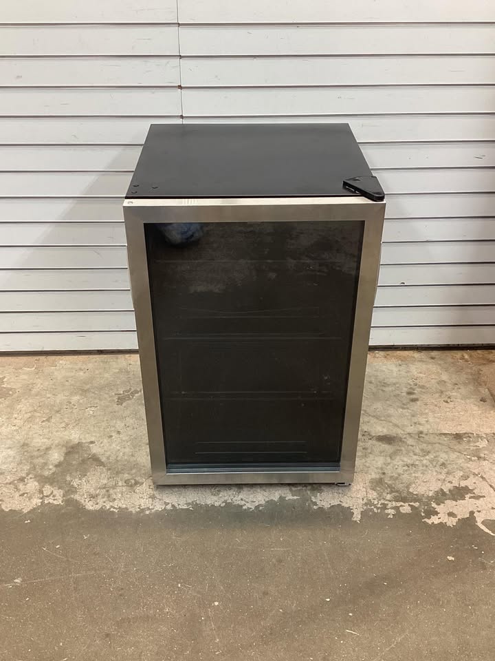 Frigidaire Gallery 4.4 cu. ft. 128-Can Beverage Center