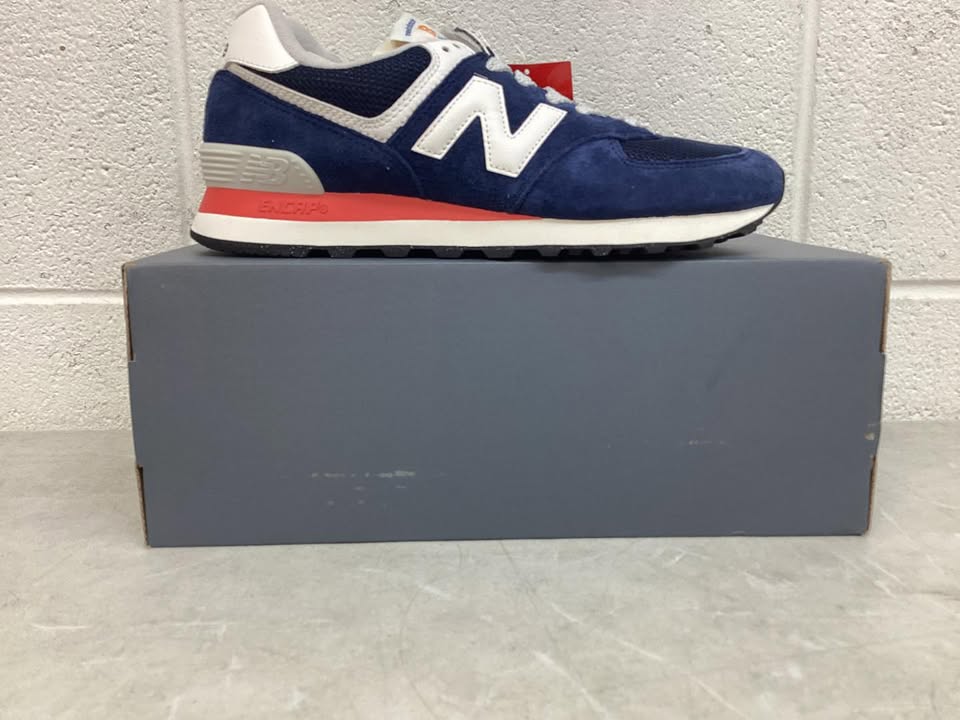 New Balance 574 Classic Sneaker, Size M8