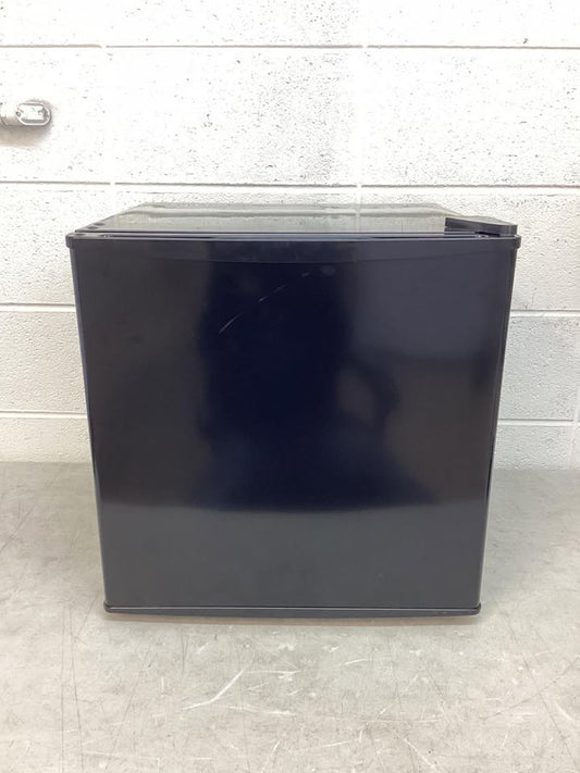 Mainstays 1.7 cu ft Compact Mini Refrigerator, Freezerless Single Door Fridge, Black