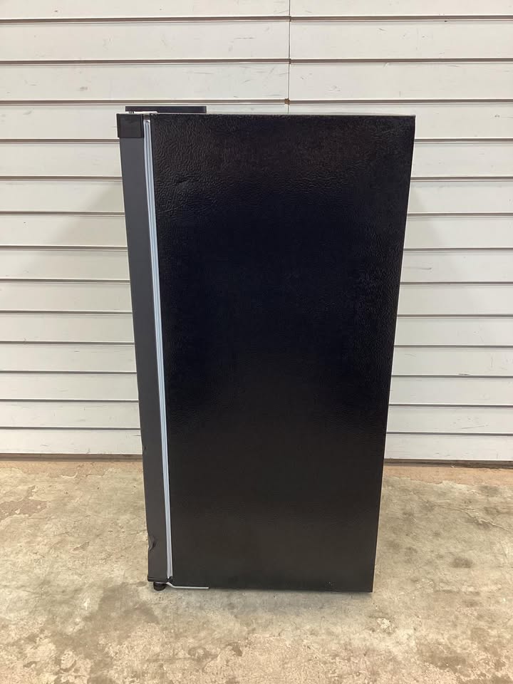ARCTIC CHEF 3.2 cu. ft. Mini Fridge in Black Stainless Steel