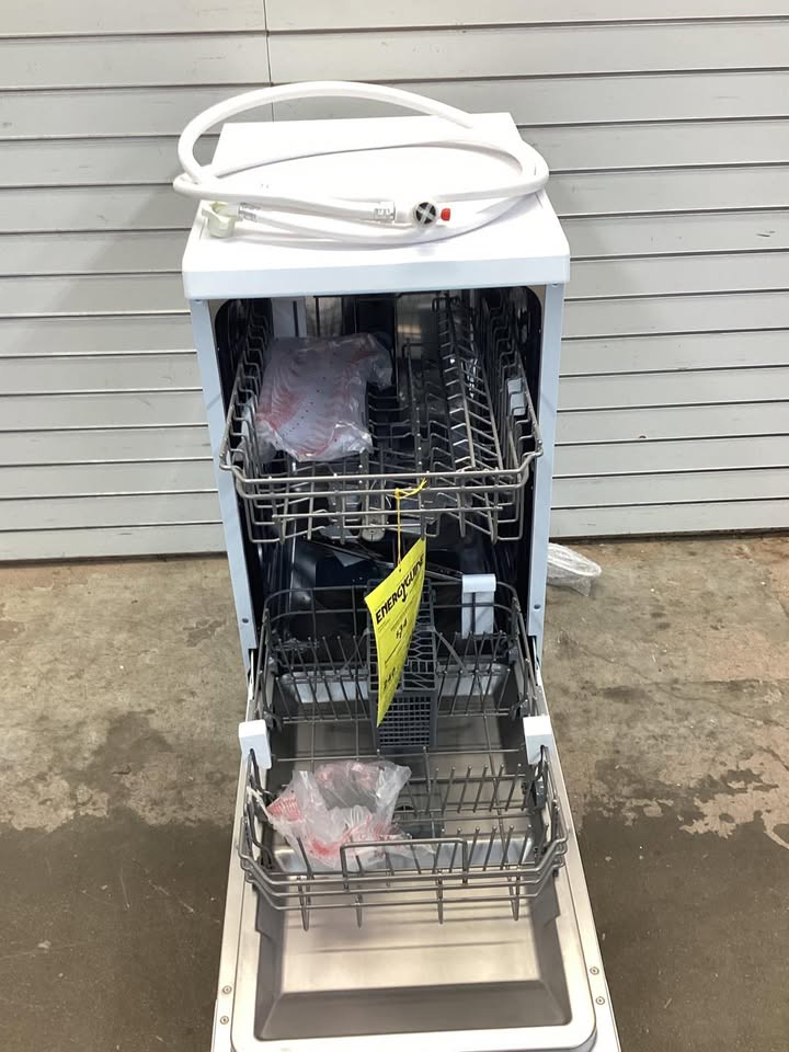 Hamilton Beach 18 in. White Electronic Portable 120-volt Dishwasher with 3-Cycles with 8 Place Settings Capacity
