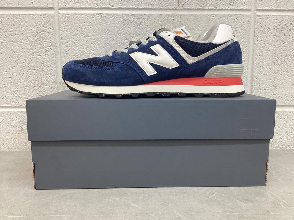 New Balance 574 Classic Sneaker, Size M8