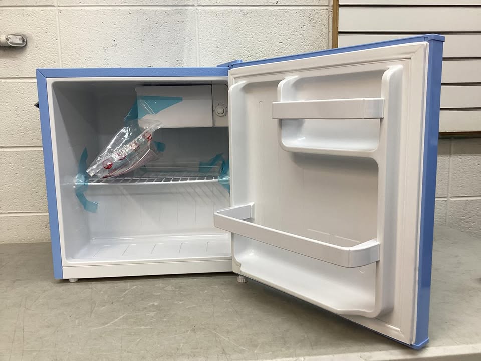 Frigidaire 1.6 cu ft Retro Fridge With Side Bottle Opener Blue