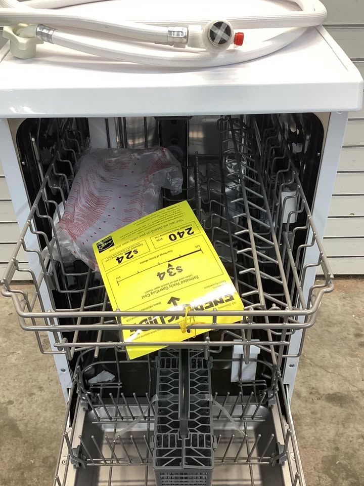 Hamilton Beach 18 in. White Electronic Portable 120-volt Dishwasher with 3-Cycles with 8 Place Settings Capacity