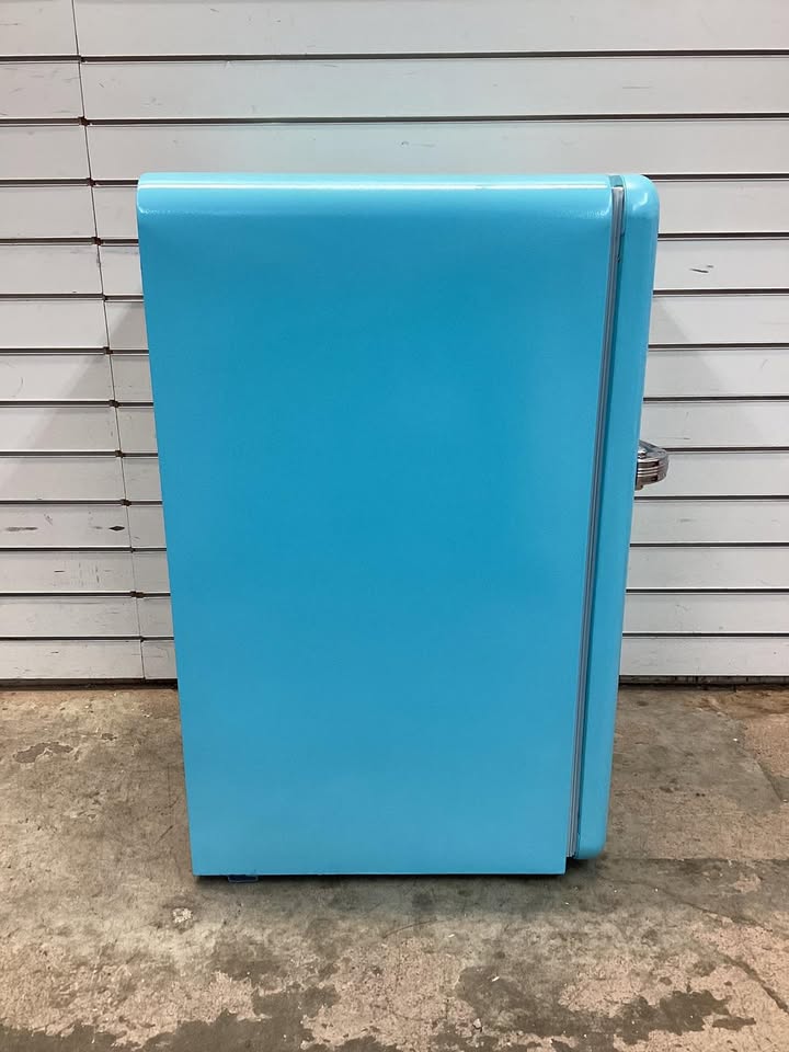 Frigidaire 3.2 cu. ft. Retro Mini Fridge in Blue with Freezer