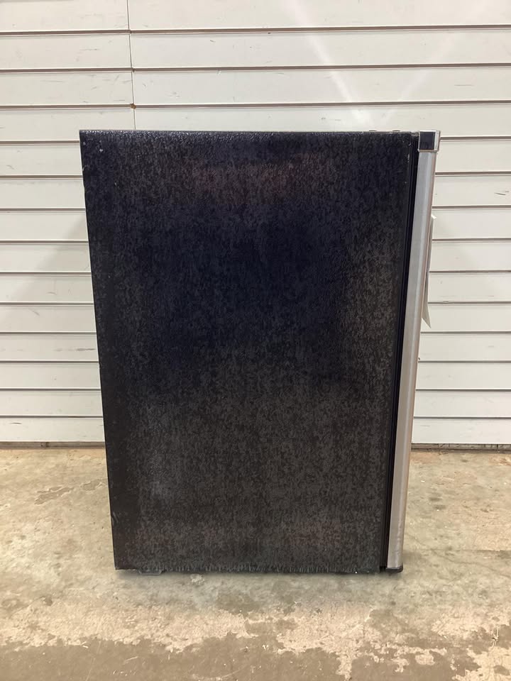 Frigidaire 4.6 cu. ft. Retro Mini Fridge with Platinum Door Design with Freezer