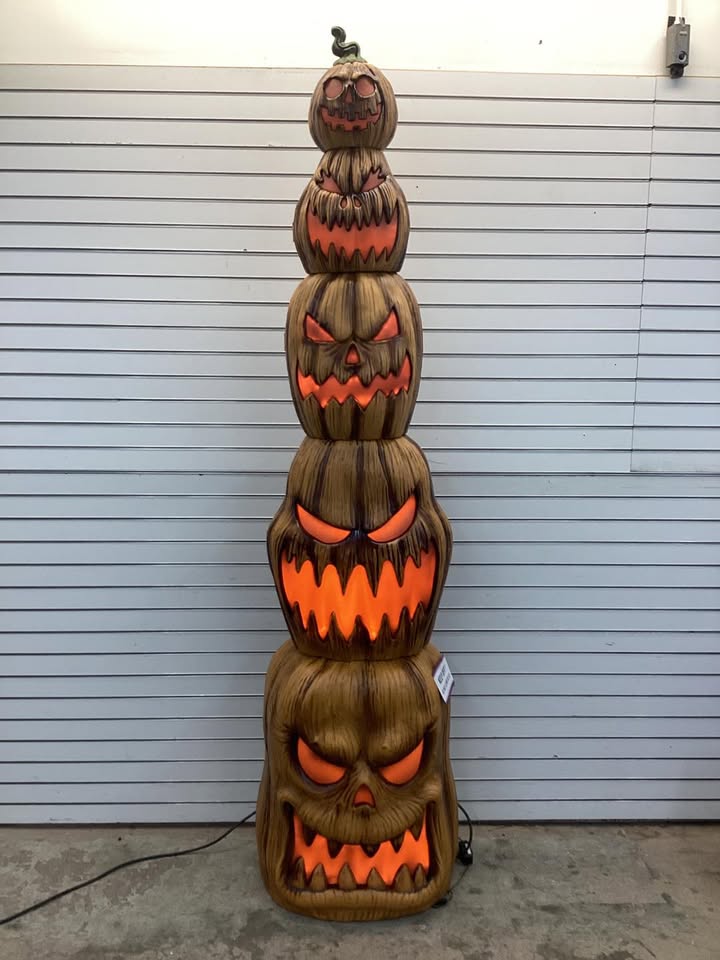 Home Accents Holiday 8.5 FT Halloween Classics Giant-Sized LED Jack-O-Lanterns Stack