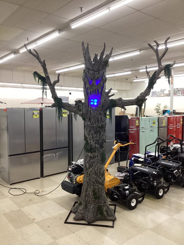 Home Accents Holiday 9 FT Wicked Woods Giant-Sized Color Changing LED Murderous Maple