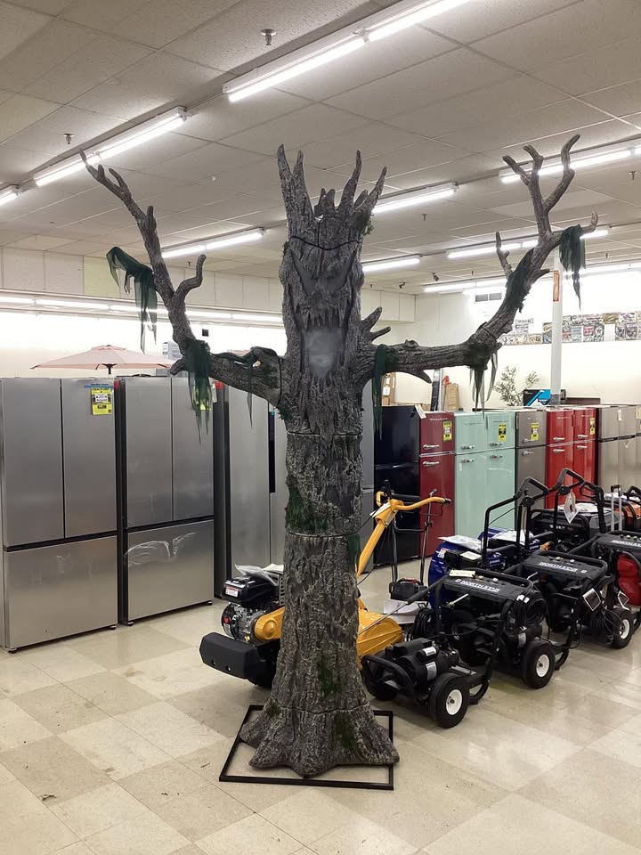 Home Accents Holiday 9 FT Wicked Woods Giant-Sized Color Changing LED Murderous Maple