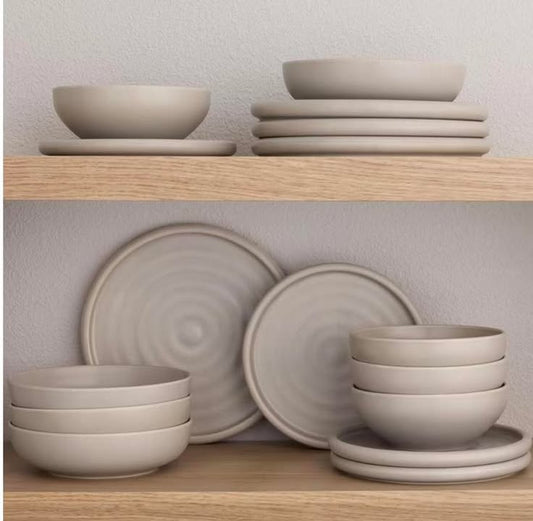 Member's Mark 16-Piece Bubble Reactive Dinnerware Set