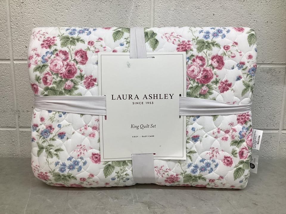 Laura Ashley 3-Piece Reversible Soft Quilt Set, King Size