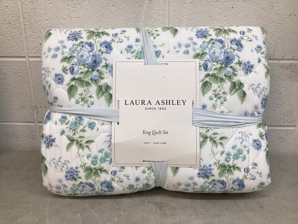 Laura Ashley 3-Piece Reversible Soft Quilt Set, King Size