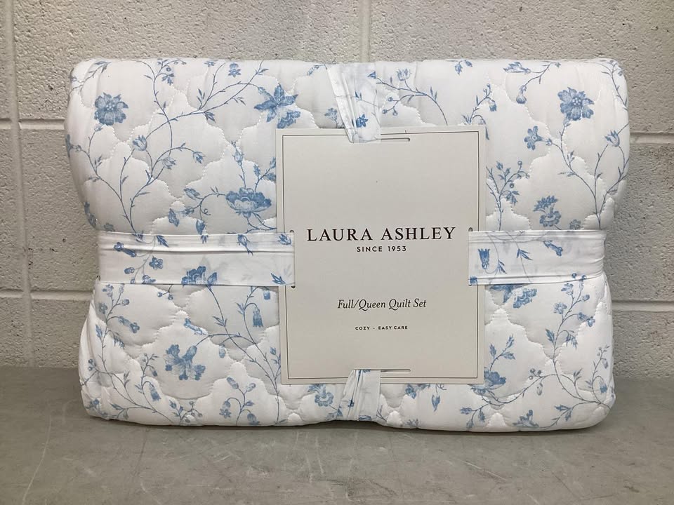 Laura Ashley 3-Piece Reversible Soft Quilt Set, Full/Queen Size