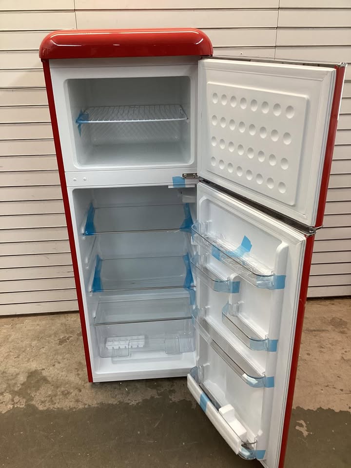 Frigidaire 7.5 cu. ft. Retro Mini Fridge in Red with Rounded Corners and Top Freezer