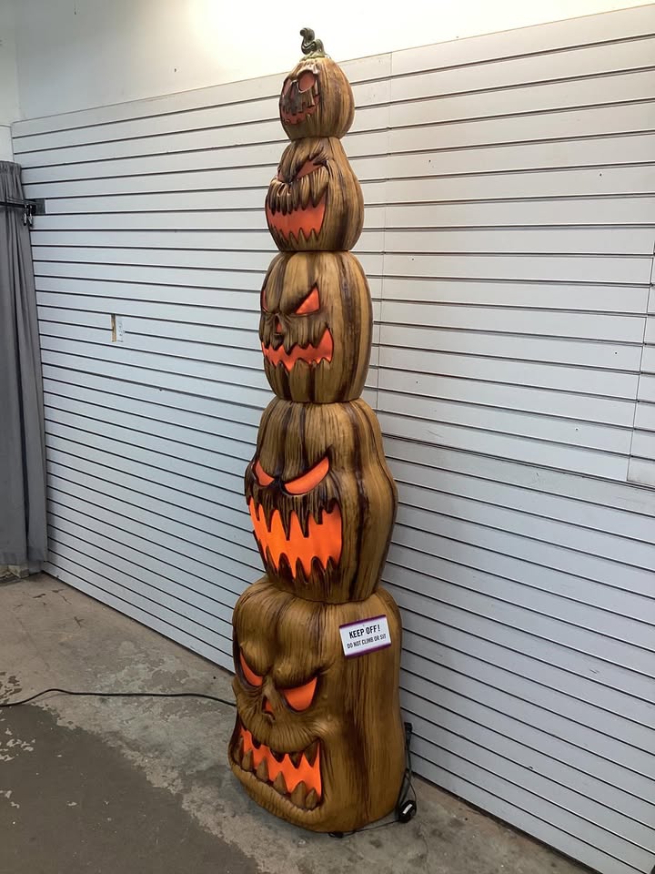Home Accents Holiday 8.5 FT Halloween Classics Giant-Sized LED Jack-O-Lanterns Stack