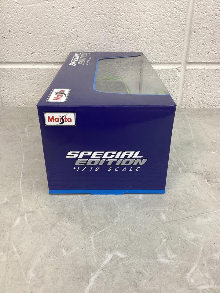 Maisto Special Edition 1:18 Scale Nissan 350Z Nismo Custom