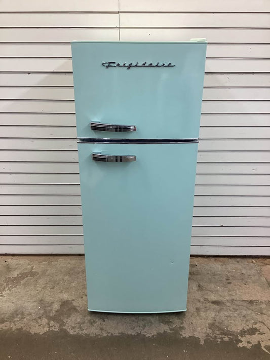 Frigidaire 7.5 cu. ft. Retro Mini Fridge with Top Freezer in Mint Green