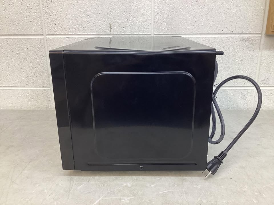 Frigidaire 0.9-cu ft 900 -Watt Countertop Microwave ( Stainless )
