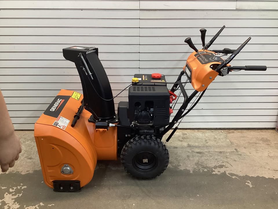 Generac GC3000 30" 2-Stage Snowblower 375cc Engine