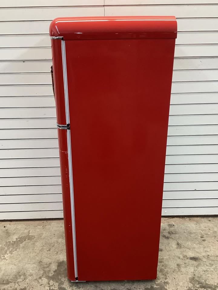 Frigidaire 7.5 cu. ft. Retro Mini Fridge in Red with Rounded Corners and Top Freezer