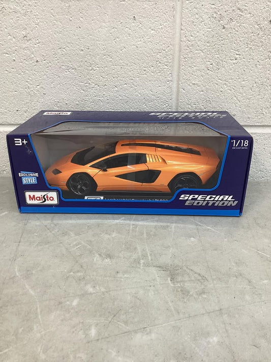 Maisto 1/18 scale Special Edition Lamborghini Countach LPI 800-4