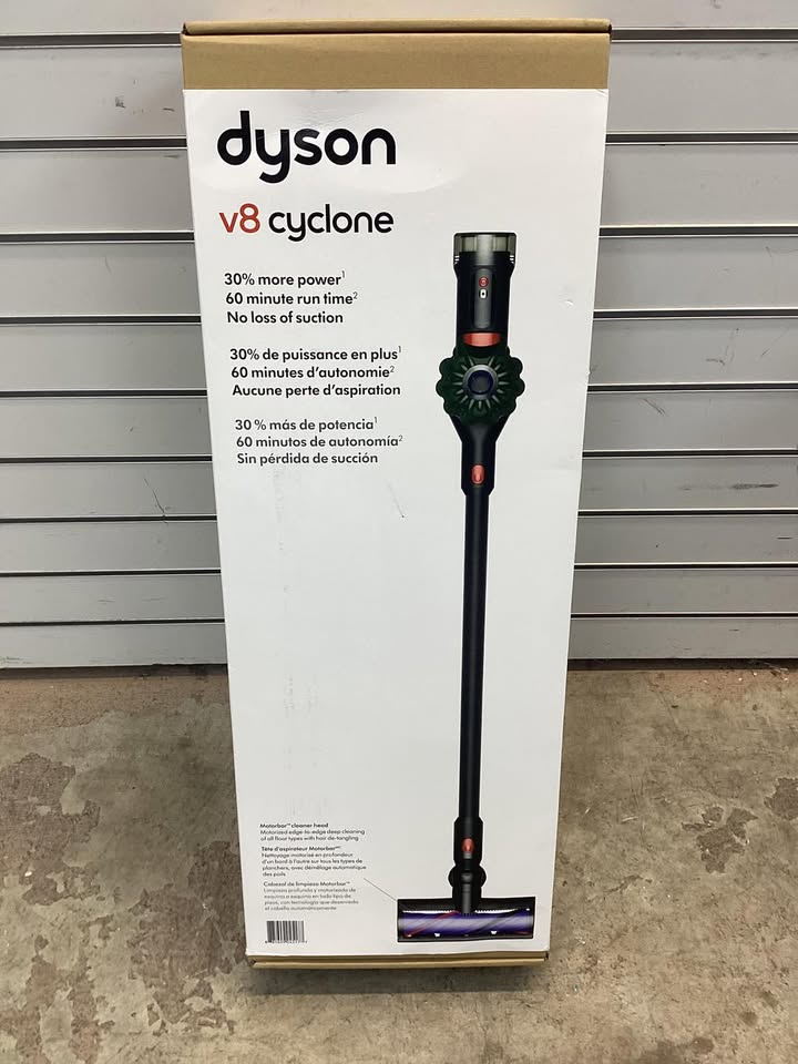 Dyson V8 Cyclone Cordless Vacuum with Anti-Tangle Brush