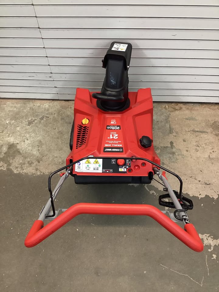 Troy-Bilt Squall 21 in. 208 cc Electric Start Single-Stage Gas Snow Blower with E-Z Chute Control