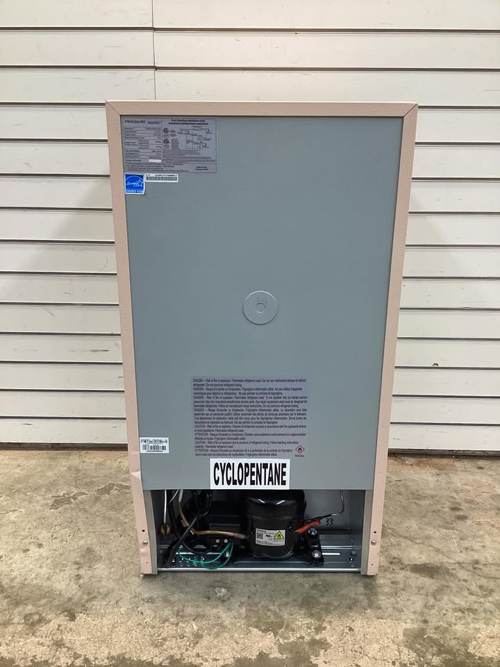 Frigidaire 3.2 cu. ft. Retro Mini Fridge in Coral Pink