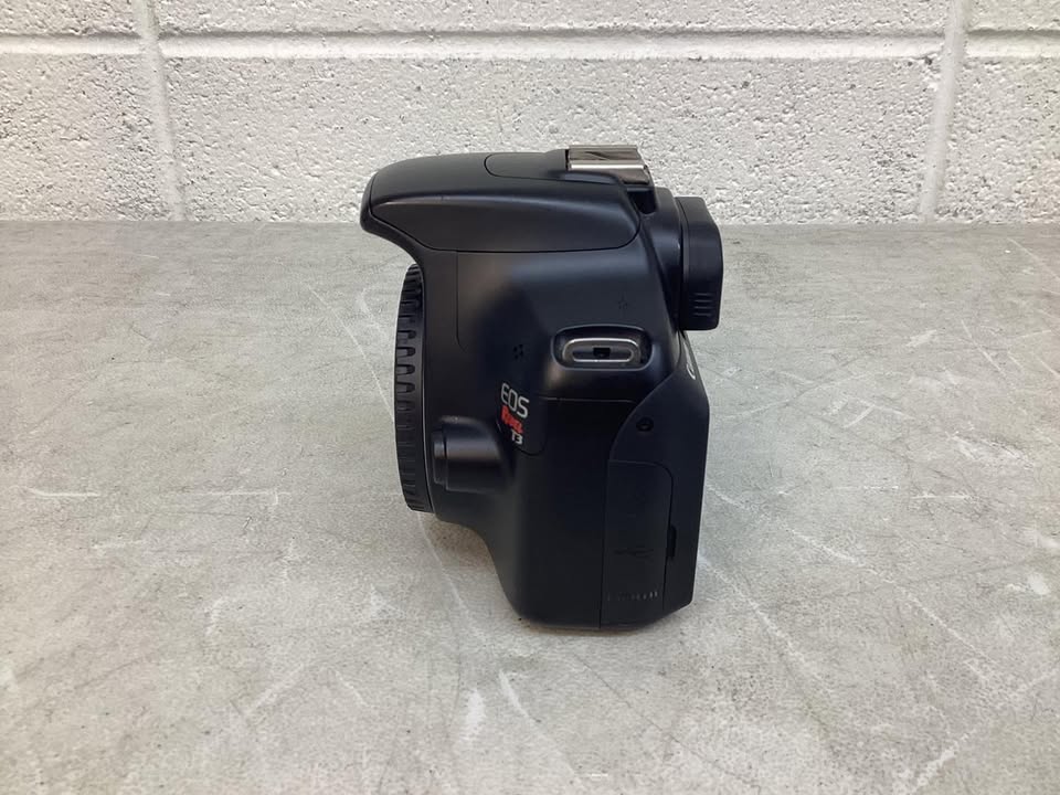 Lightly used Canon EOS Rebel T3 Kit
