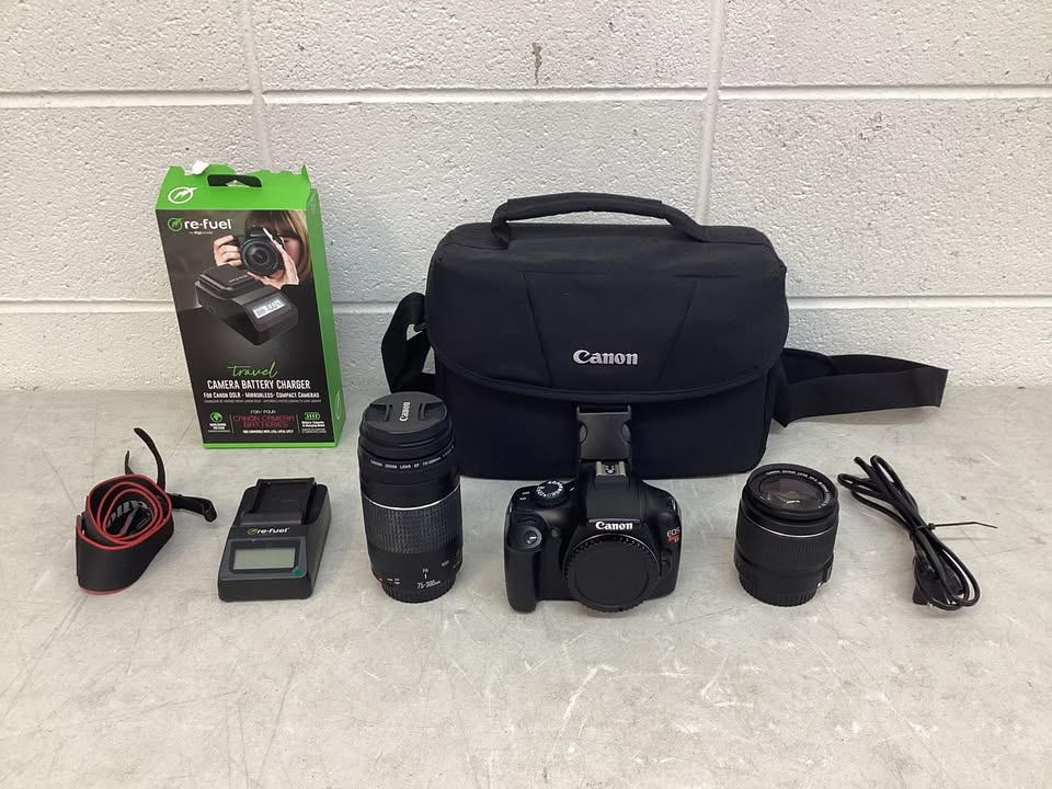 Lightly used Canon EOS Rebel T3 Kit