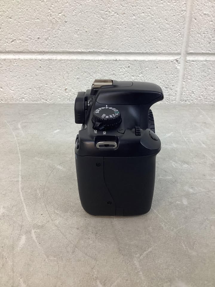 Lightly used Canon EOS Rebel T3 Kit