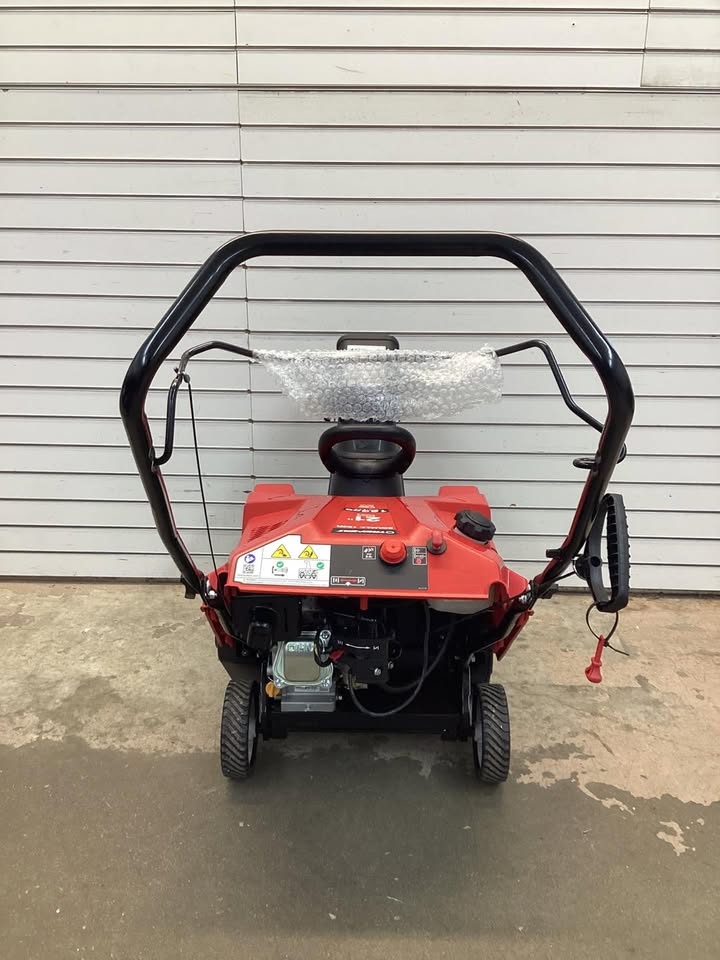 Troy-Bilt Squall 123R 21 in. 123 cc Single-Stage Gas Snow Blower with E-Z Chute Control