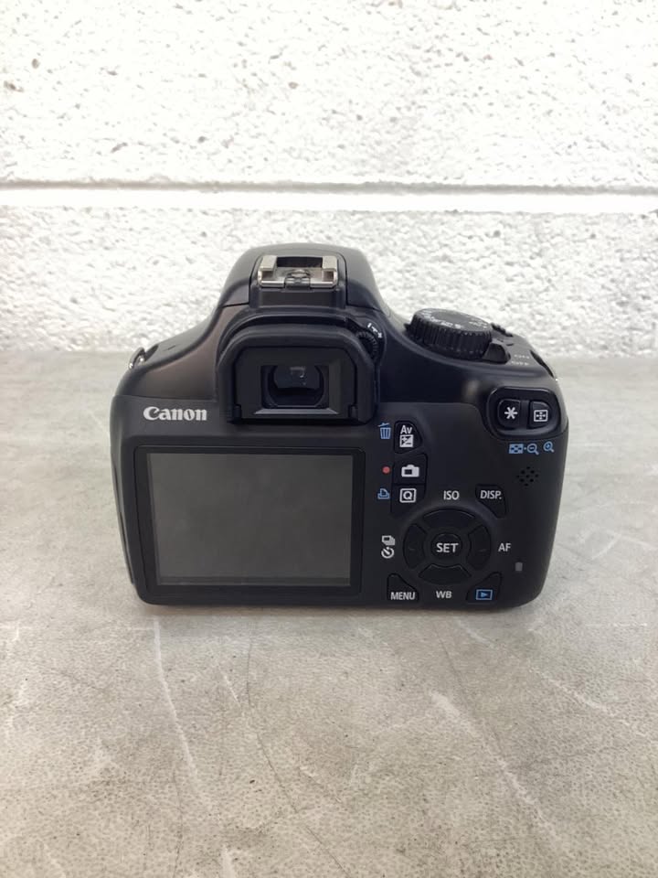Lightly used Canon EOS Rebel T3 Kit