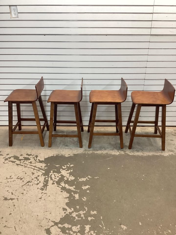 Costway 24.5" Counter Height Bar Stools Set of 4 with Footrest Solid Rubber Wood Legs Walnut