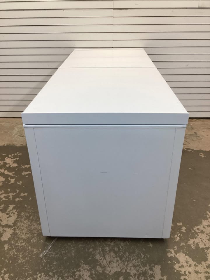 Hamilton Beach 79 in. Wide 25 cu. ft. Freezer Manual Defrost Dual Door Chest Freezer with Garage Ready in White
