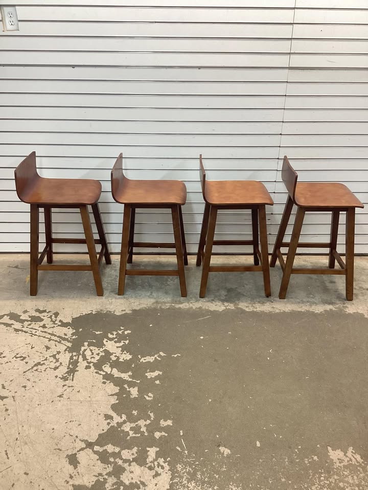 Costway 24.5" Counter Height Bar Stools Set of 4 with Footrest Solid Rubber Wood Legs Walnut