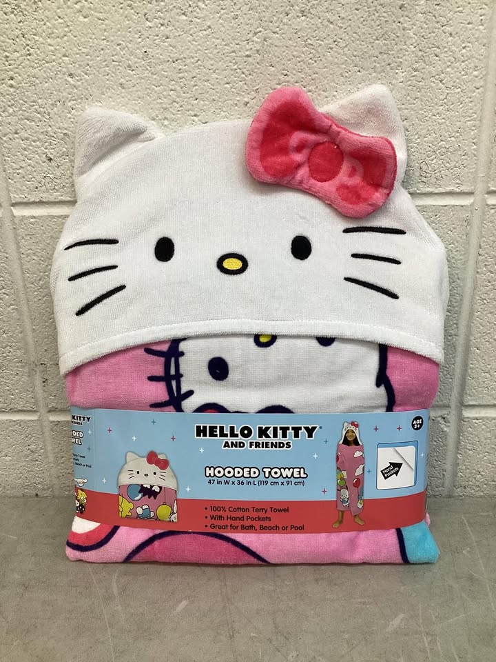 Hello Kitty and Friends 100% Cotton Hooded Towel With Hand Pockets