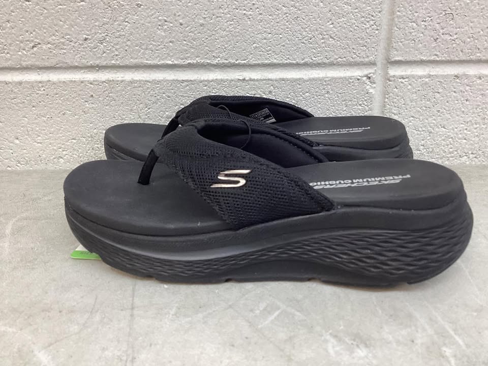 Skechers Women's Flip-Flop, Size 7