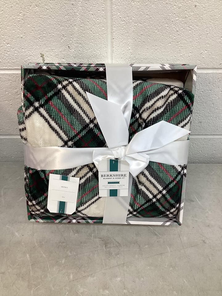 Berkshire Blanket and Home Velvetsoft Throw 60" x 70" Green