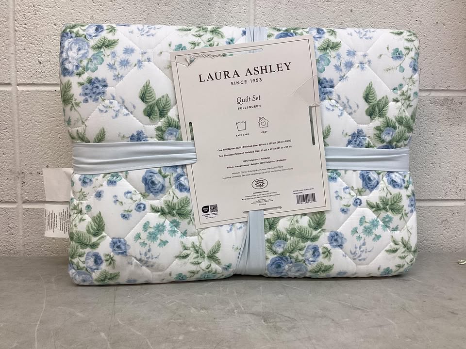 Laura Ashley 3-Piece Reversible Soft Quilt Set, Size Queen
