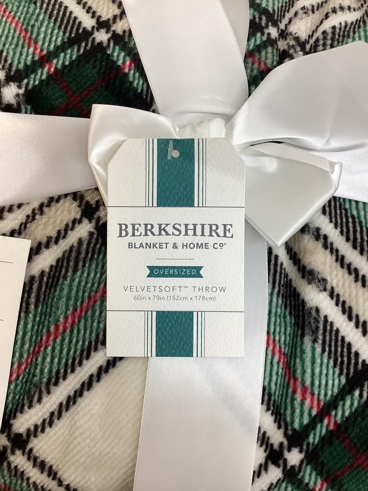 Berkshire Blanket and Home Velvetsoft Throw 60" x 70" Green