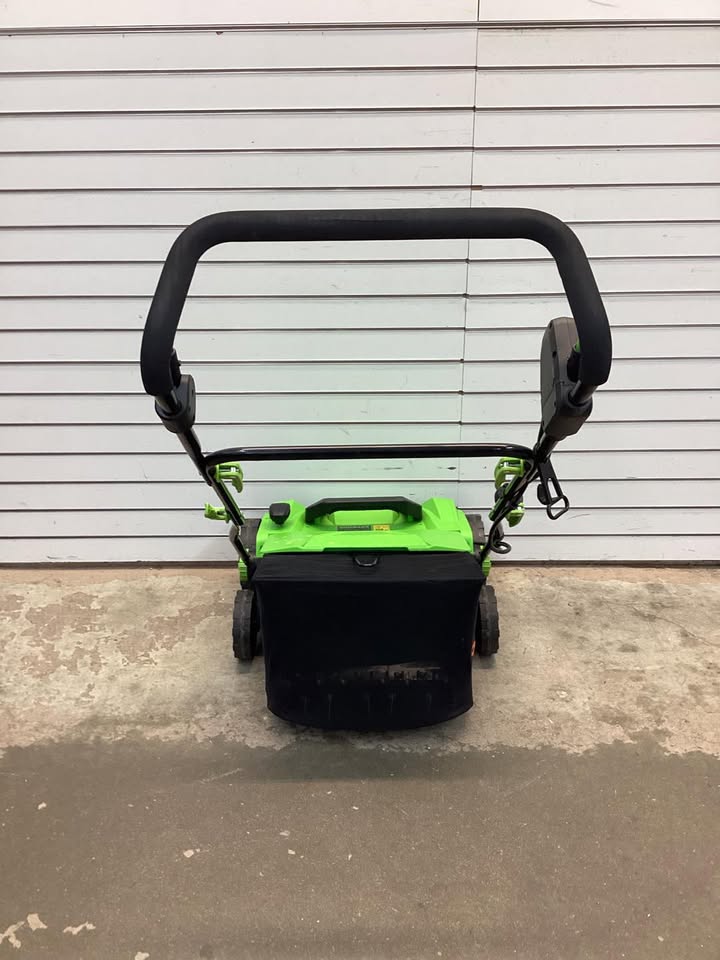 Lightly Used 15 in. 13 Amp Corded Scarifier Electric Lawn Dethatcher w/50L Collection Bag