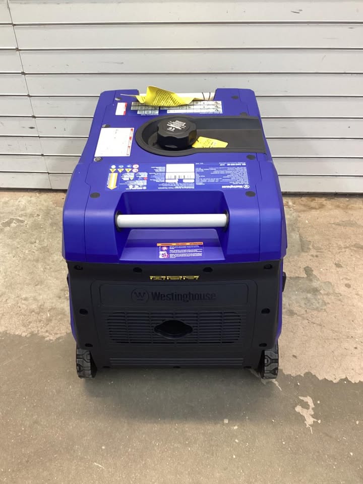 Westinghouse 8,200-Watt Peak 6600 Running Watt Remote Electric Start Tri Fuel Gas, Propane, Natural Gas Powered Inverter Generator with CO Sensor