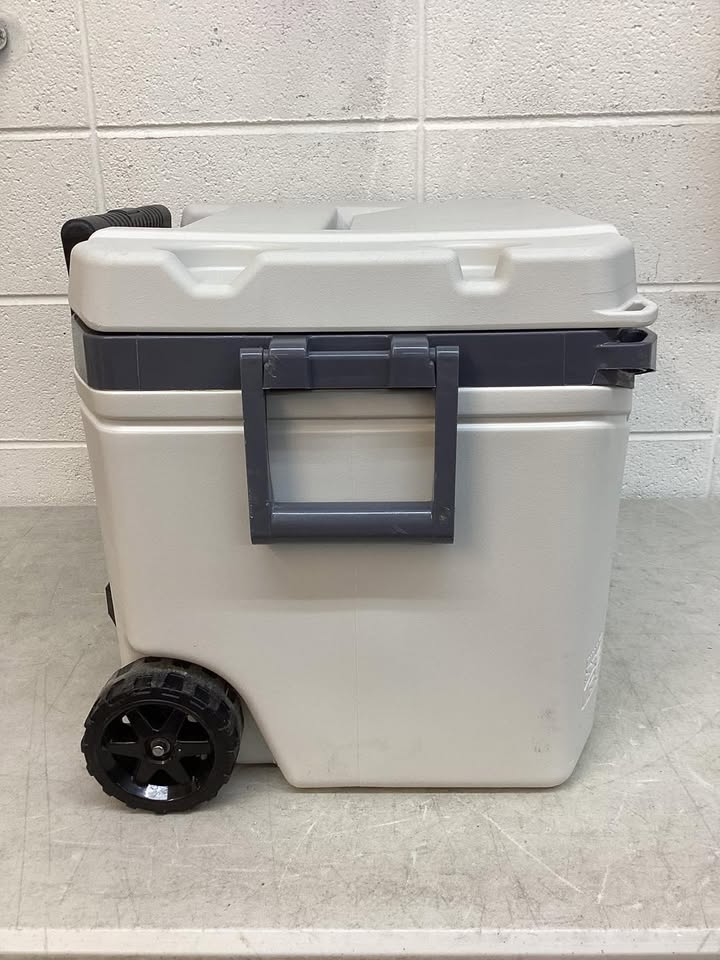 Igloo Bone White and Gray 60-Quart Sunset Roller Cooler