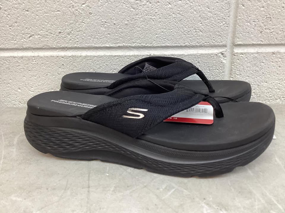 Skechers Women's Flip-Flop, Size 10