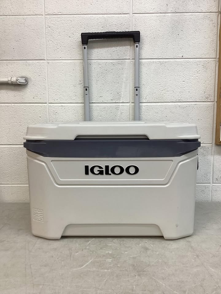 Igloo Bone White and Gray 60-Quart Sunset Roller Cooler