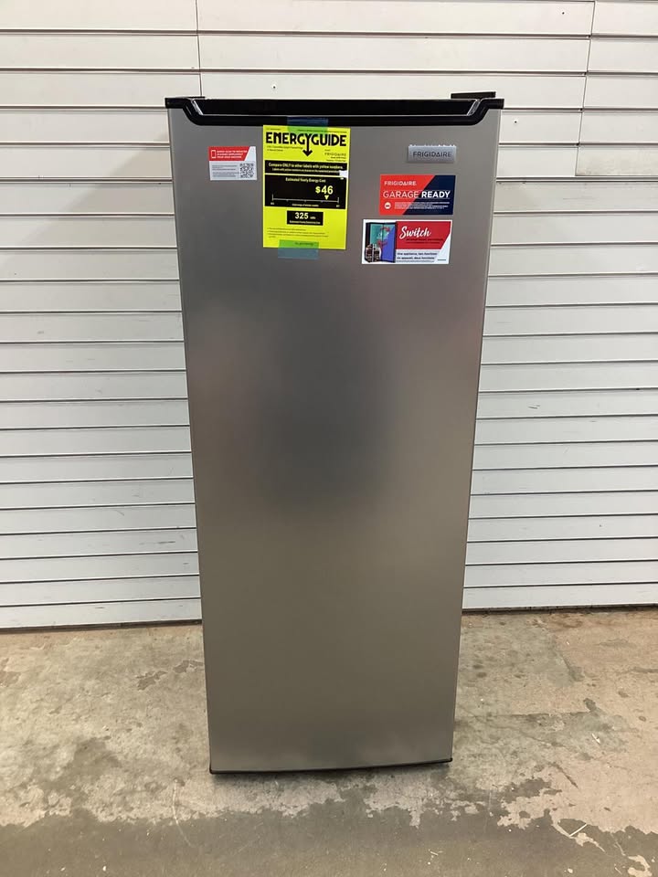 Frigidaire 7.0 cu. ft. Upright Convertible Fridge/Freezer